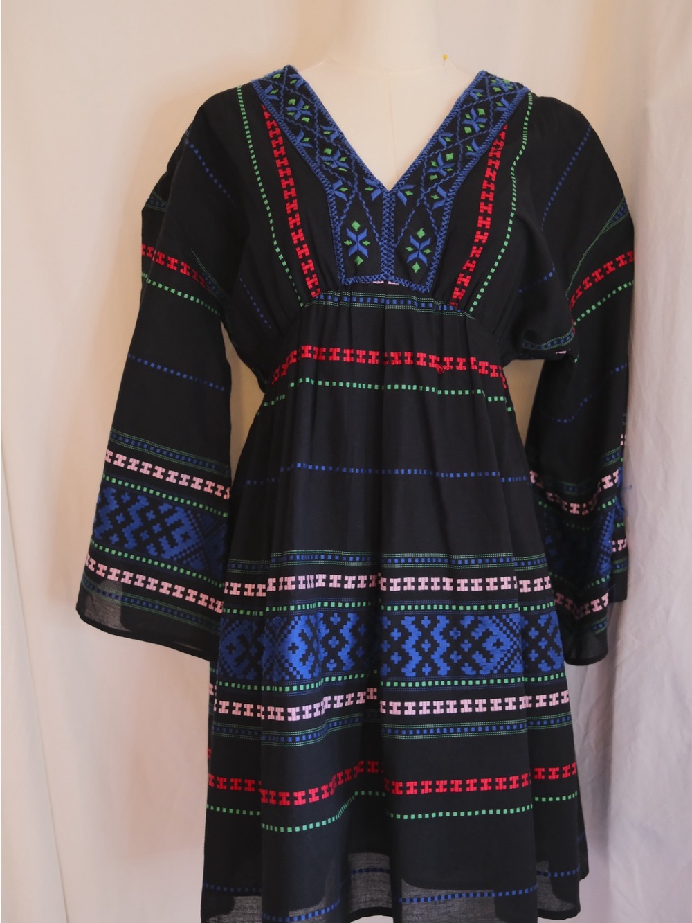 Joie Anthropologie Embroidered Boho Peasant Dress Small Black Bell Sleeve